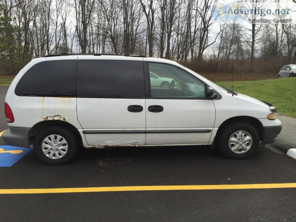 1996 Plymouth Voyager SE