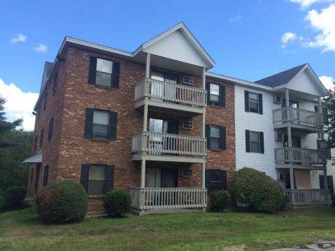 2 Beds - Country Brook Apartments