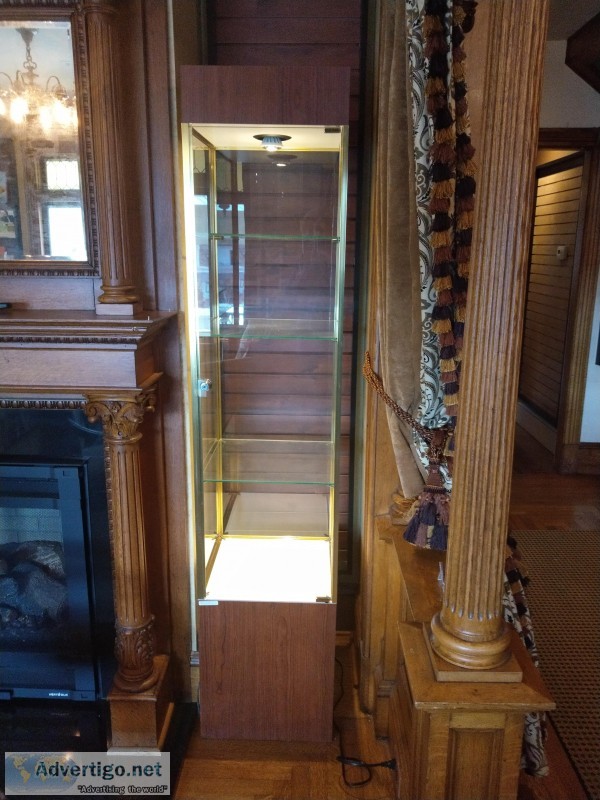 Square tower display case - retail 75 h