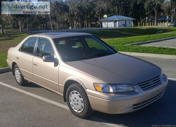 Toyota Camry LE