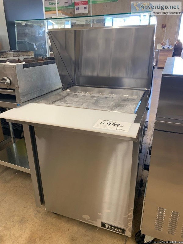 27" SANDWICH PREP TABLE - MEGATOP