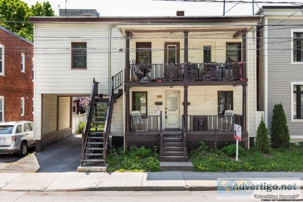 Large duplex facing St-Jean-sur-Richelie u s courthouse