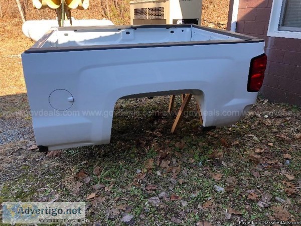 Truck Bed Silverado 3500 crew cab short 6 -7"