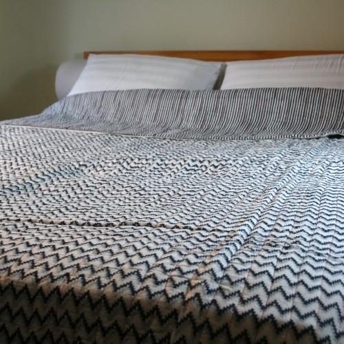 Silver Waves  Double King Size Quilts  Natural Quilts