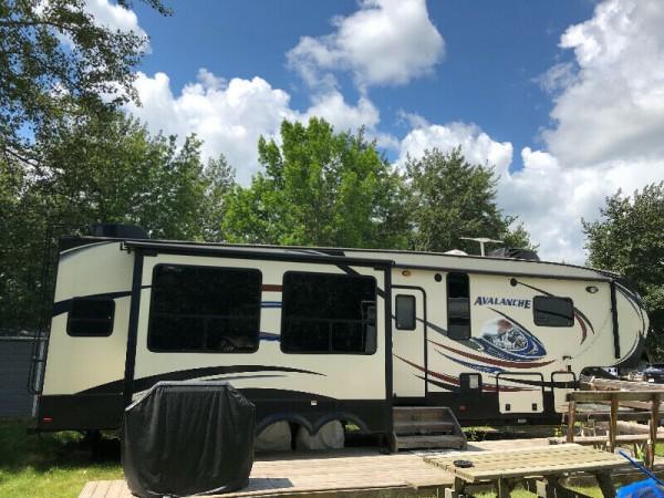 2014 Keystone Avalanche 355RK fifthwheel For Sale