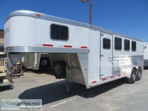 all-aluminum horse trailer with aluminum floor and dividers