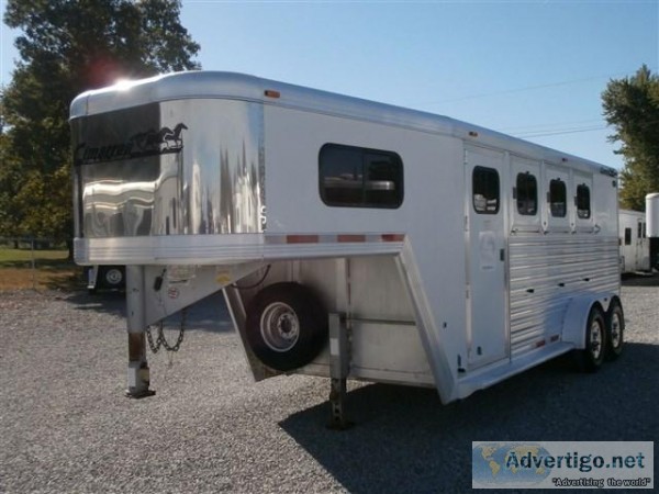 2006 Cimarron 3 horse trailer 4ft dressing room