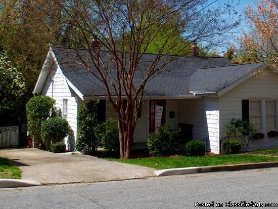 Adorable 2 bedroom 1 bath home in the Augusta Road area