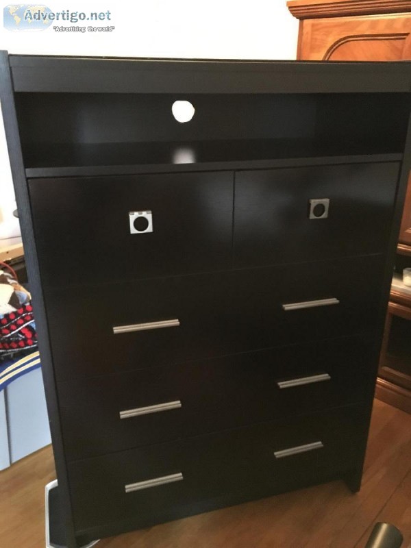 Bedroom chest black