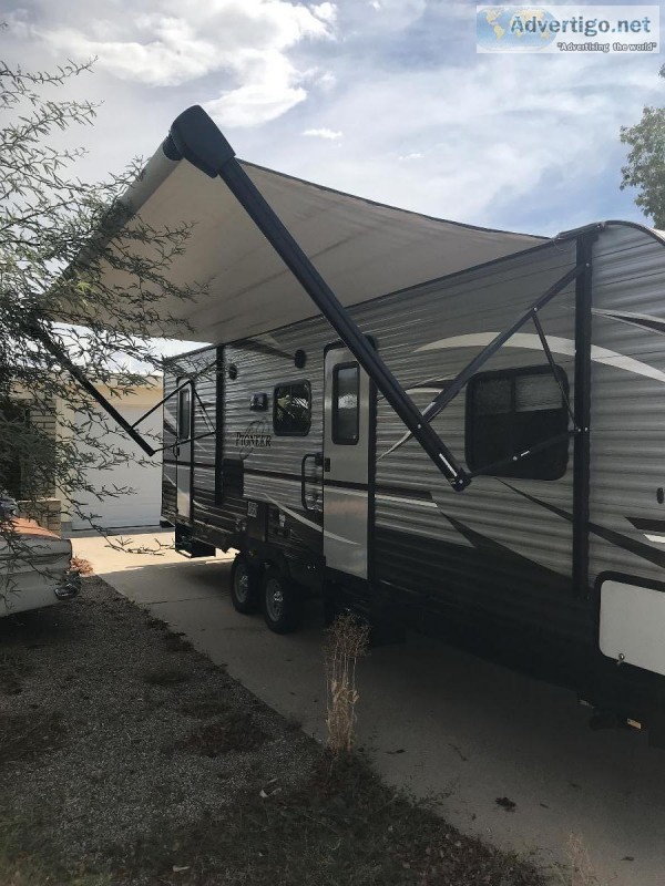 LIKE NEW 2018 HEARTLAND PIONEER BH270 TRAVEL TRAILER