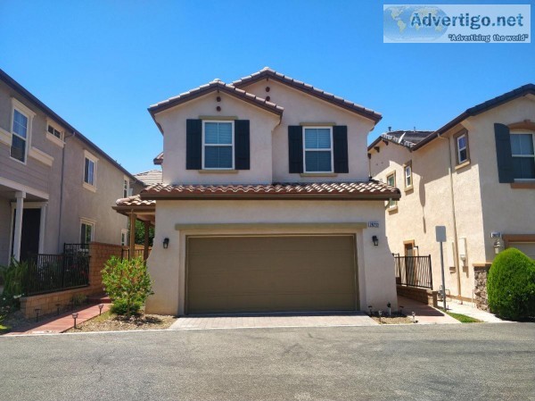 Cozy 3bd2.5ba House in Santa Clarita