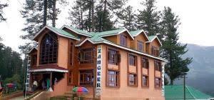 Deluxe Hotels in Gulmarg