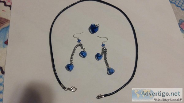 Earrings and colliers