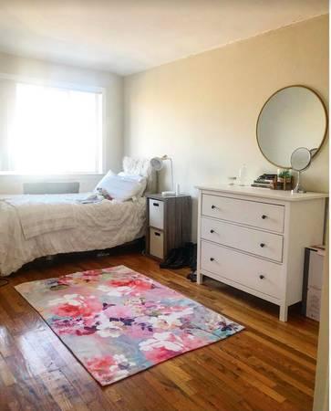 Fully Furnished Room AvailableImmediatl y Move InCALL US NOW 212