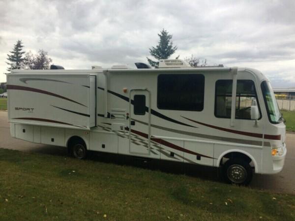 2010 Damon Daybreak 32Ft Class-A Motorhome For Sale