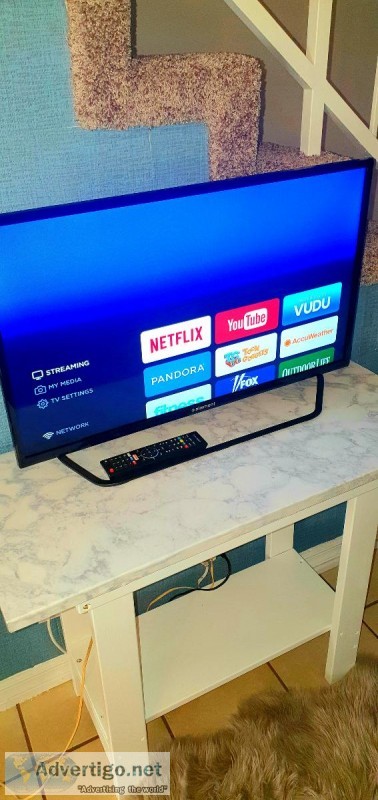 32" Element Smart TV w Smart Remote