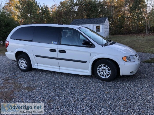 2007 Dodge Caravan SE Wheelchair Van