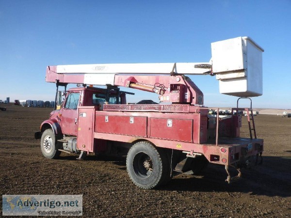 1991 INTERNATIONAL 4900 Versalift Bucket Truck