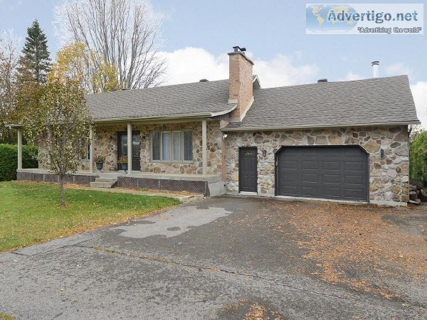 Belle maison canadienne piscine creus&eacutee  garage Les Coteau