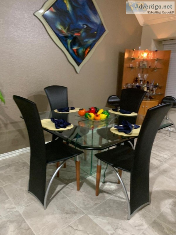 Glass Dinning Room Table with Chairs