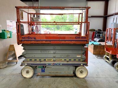 Skyjack Scissor Lift 32Ft.