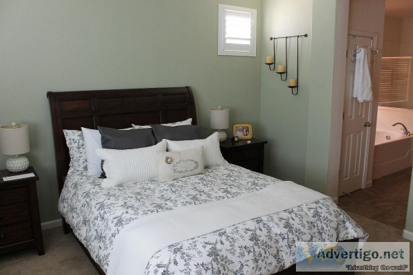 Large Master-BR  Large Closest. High end furnishingsQu-Bed Dress