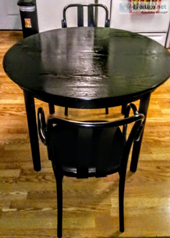 KITCHEN TABLE AND CHAIRS