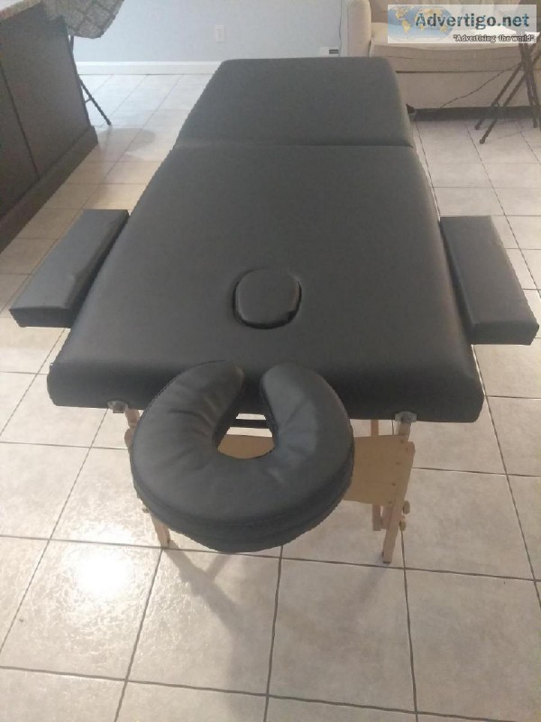  BRAND NEW Professional MASSAGE Table Never used NEW Cost 290