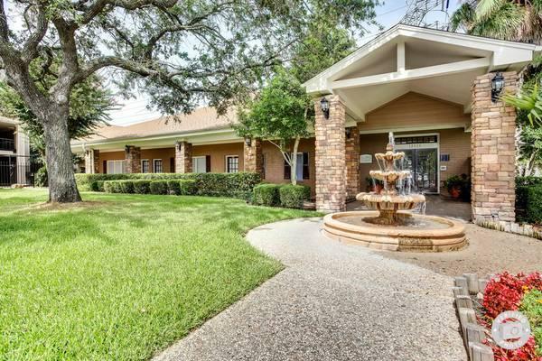1015  2br - 968ft2 - 2 bed  2 bath 499 for the first Month
