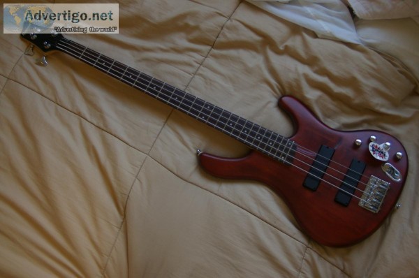 Ibanez classic Ergodyne Electric Bass