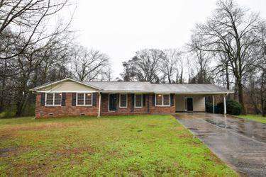 Welcome to 946 Forest Ridge Dr Se Marietta GA 30067