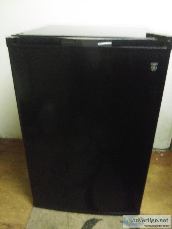 GE Mini Fridge