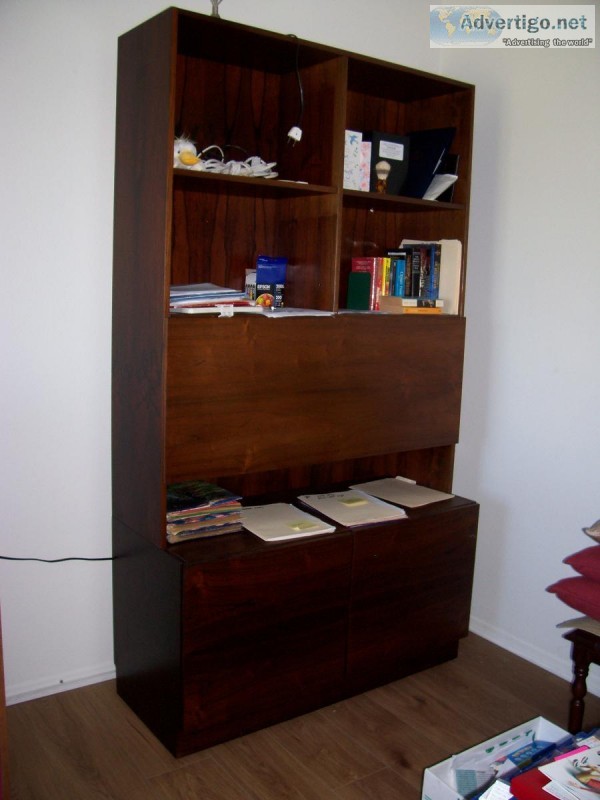 wall unit wlighted bar