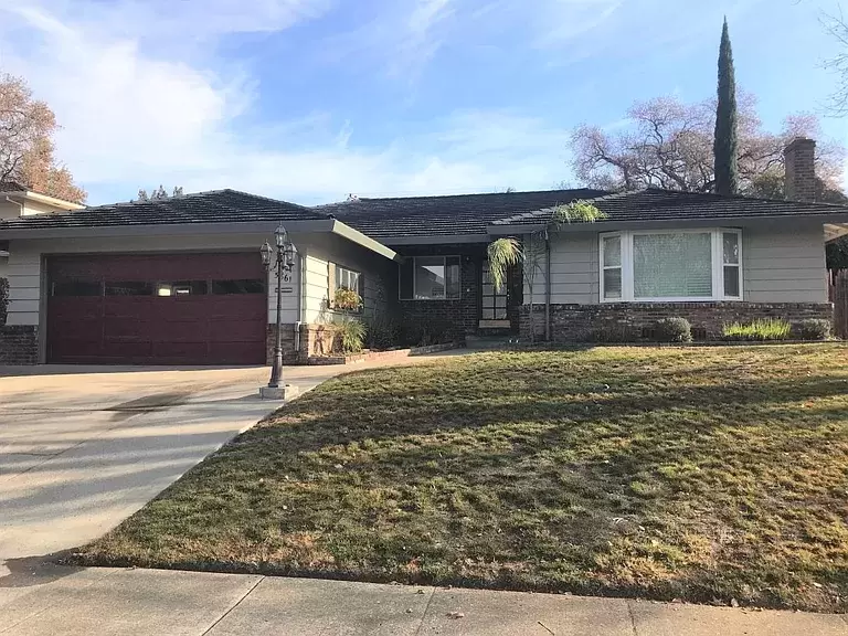 2 beds 2 baths single family home for rent in Sacramento CA 9581