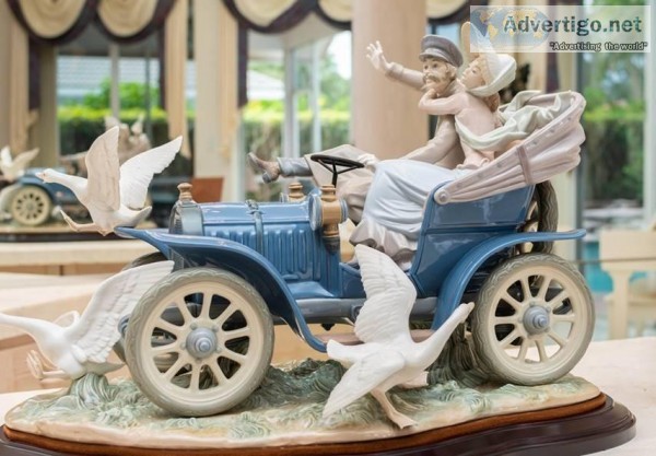 LLADRO   Car in trouble 