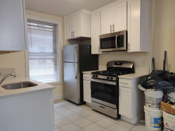 675  2br -  2 bedroom apt for rent 