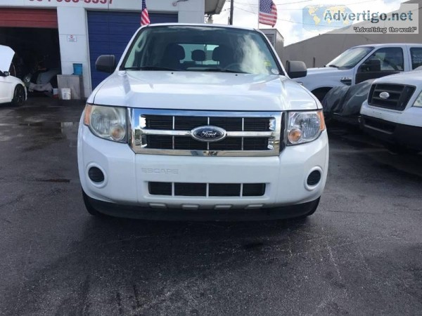 FORD F-150 Lariat 4 Door Crew Cab 6.5 Foot Bed. WhiteGrey 130k M