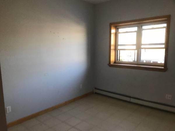 2br - 2 bedroom. Amazing deal (Bensonhurst)