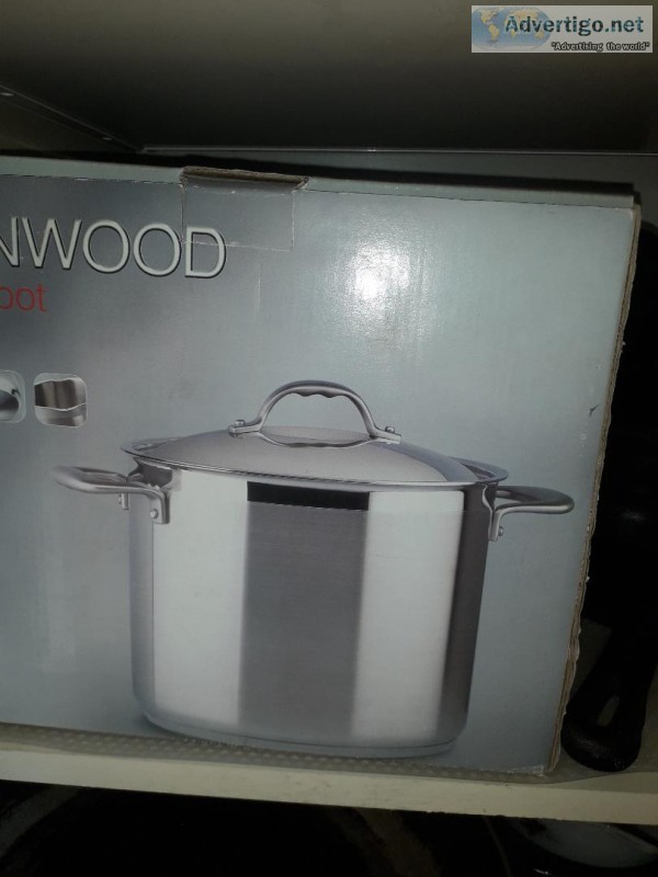 brand new stock pot 24 cms still in box