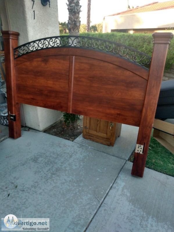 King  Headboard footboard and 4 drawers under the bed