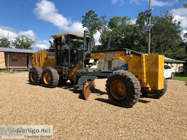 John Deere 670 GP Motor Grader - low hours