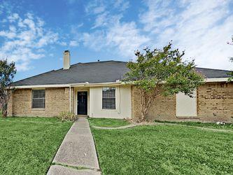 Welcome to 2113 Stein Way Carrollton TX 75007
