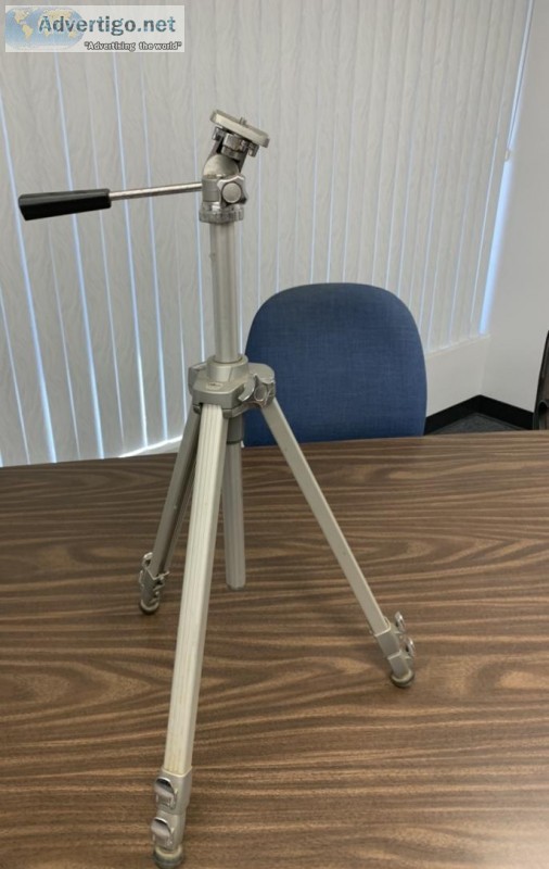 VELBON VE-3 Professional Aluminum Tripod