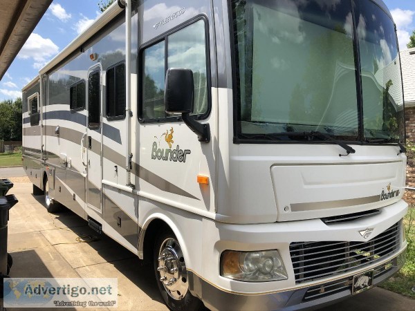 2006 Fleetwood Bounder Motor Coach Model 35E Anniversary Edition