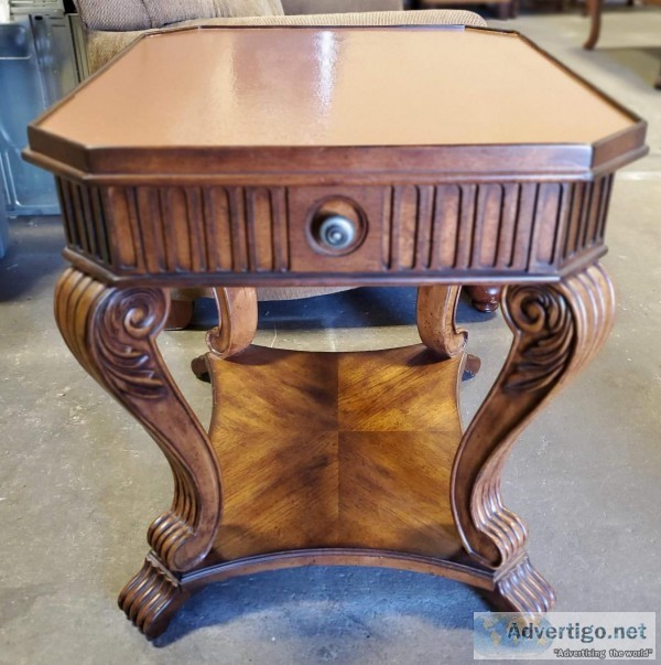 Attractive End Table  Wood w Copper Color Top  Looks Great  ONLY