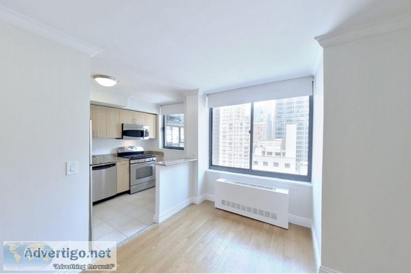 No-Fee Amazing Studio Views Doorman Midtown West