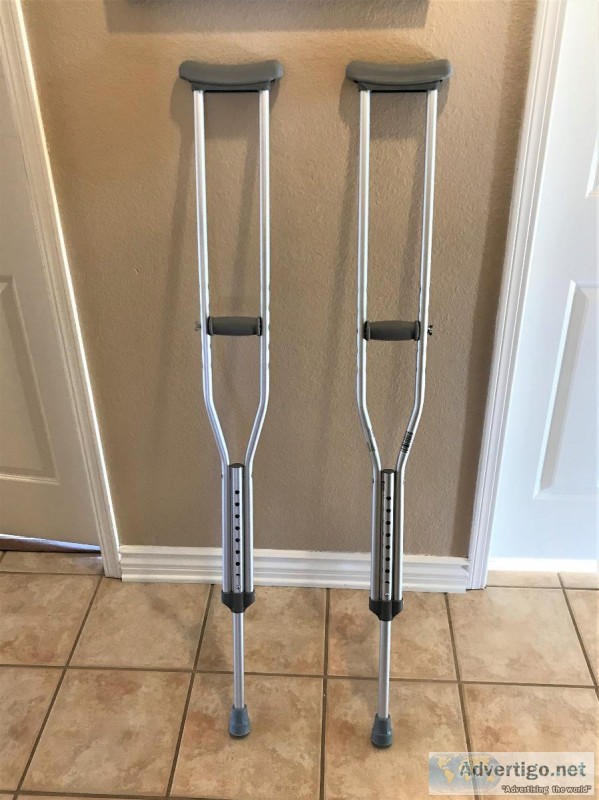 Crutches 5ft2 to 5ft10