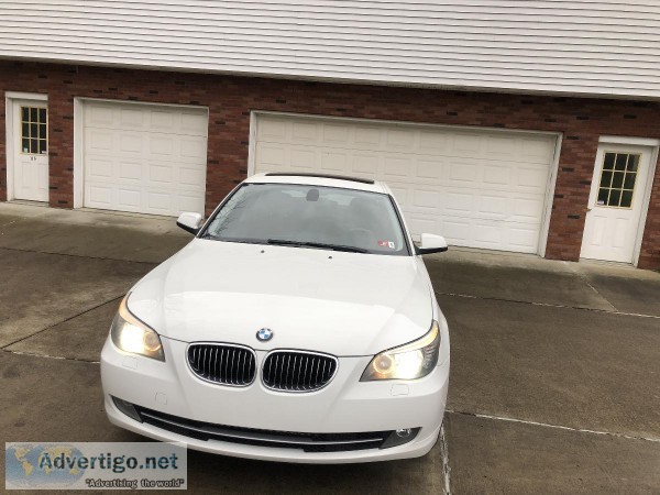 2010 BMW 528XI AWD SEDAN-SWEET CAR