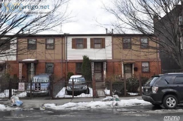 (BEN) Lovely Attached Brick and Frame House For Sale in the Bron