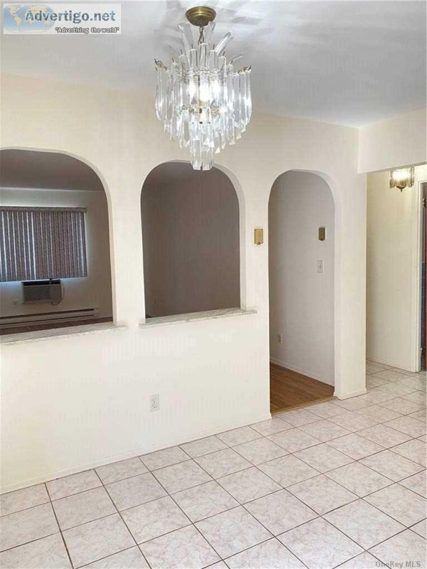 (ID1384352) Freshly Painted 1st Floor 1 BR Walk-In Apt In Whites